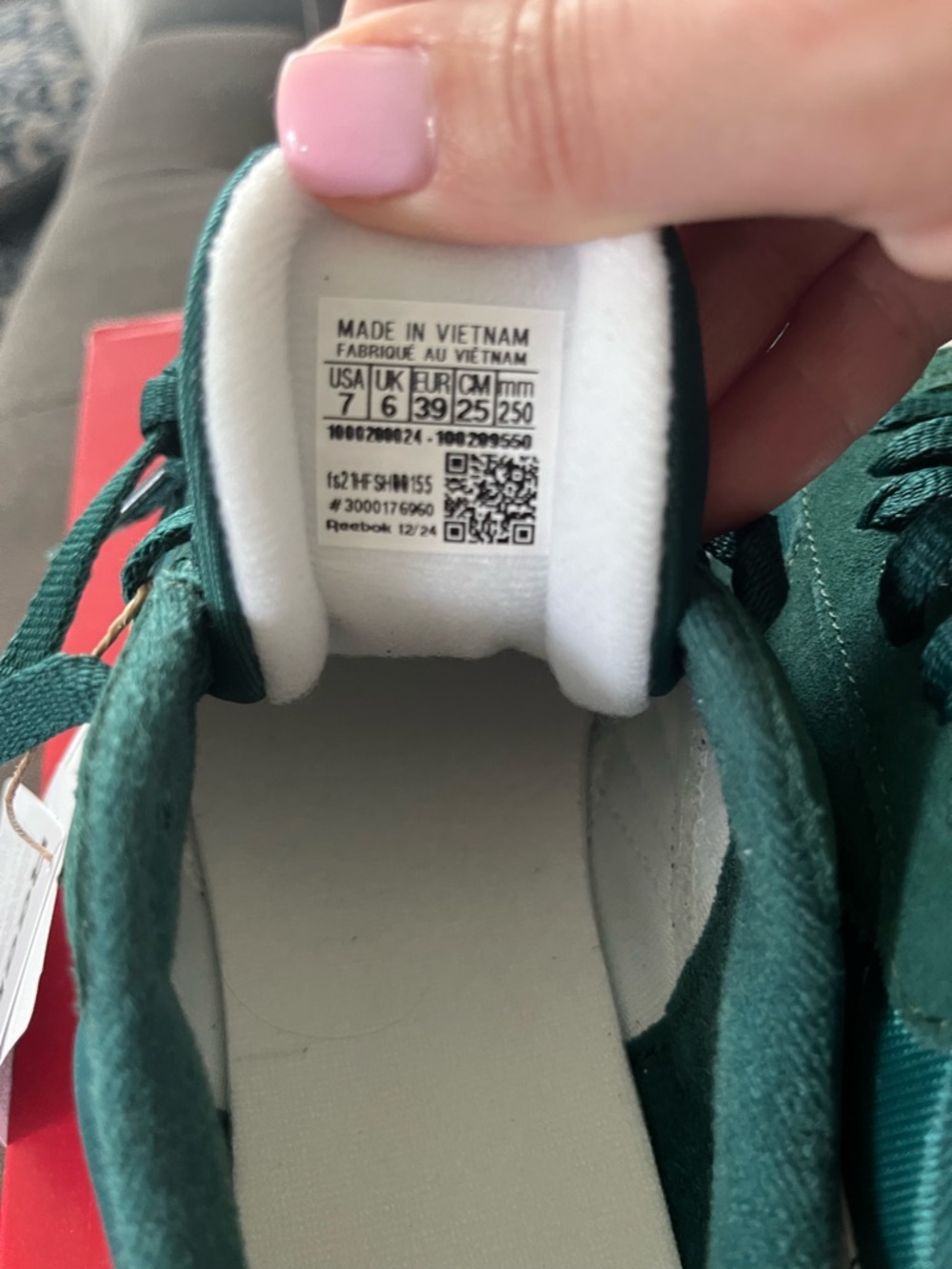 Reebok Classic Nylon  Dark Green & White Retro Runner Sneakers - Picture 7 of 7